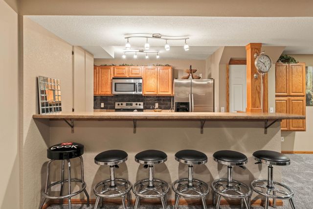 3421 Meadow Court, Bettendorf, IA 52722