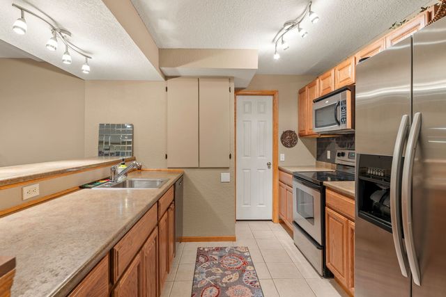 3421 Meadow Court, Bettendorf, IA 52722