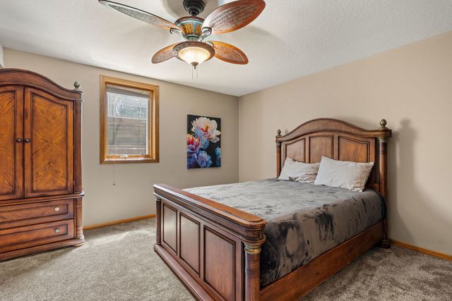 3421 Meadow Court, Bettendorf, IA 52722
