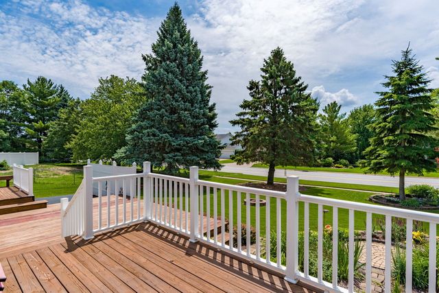 3421 Meadow Court, Bettendorf, IA 52722
