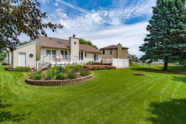 3421 Meadow Court, Bettendorf, IA 52722