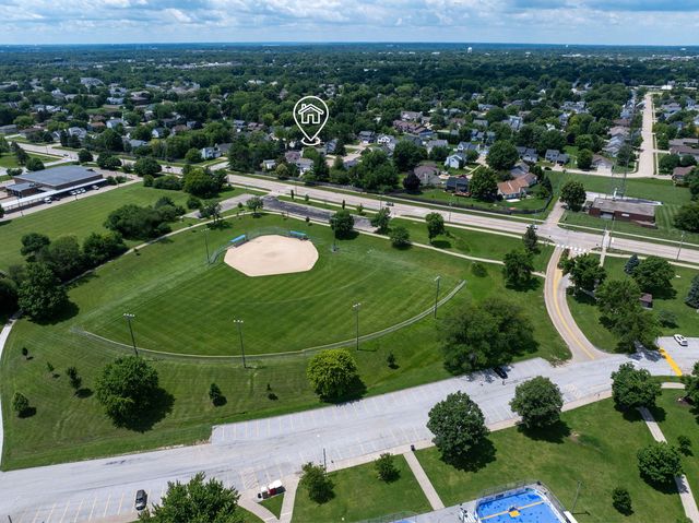 3421 Meadow Court, Bettendorf, IA 52722