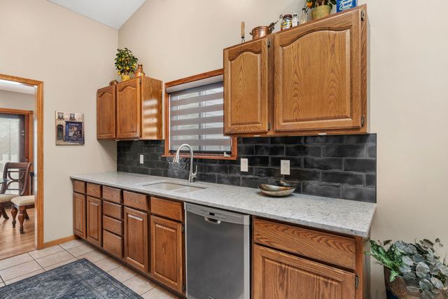 3421 Meadow Court, Bettendorf, IA 52722