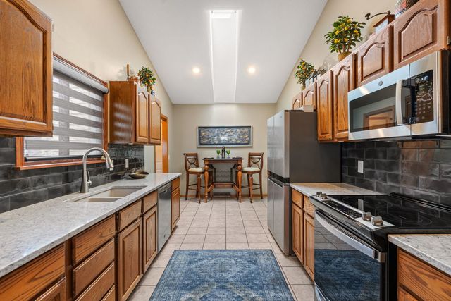 3421 Meadow Court, Bettendorf, IA 52722
