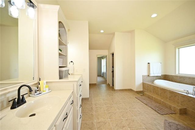 17380 NW 130th Terrace, Platte City, MO 64079