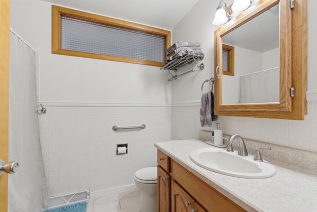 225 Dogwood Drive, Chesterton, IN 46304