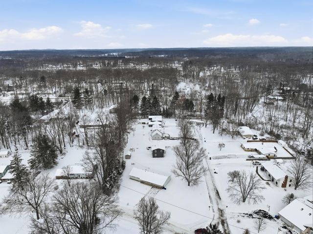 225 Dogwood Drive, Chesterton, IN 46304