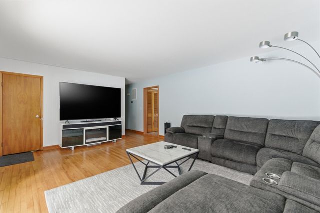 225 Dogwood Drive, Chesterton, IN 46304