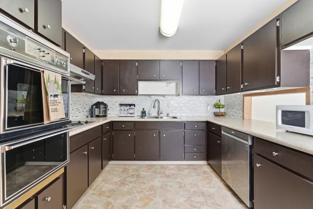 225 Dogwood Drive, Chesterton, IN 46304