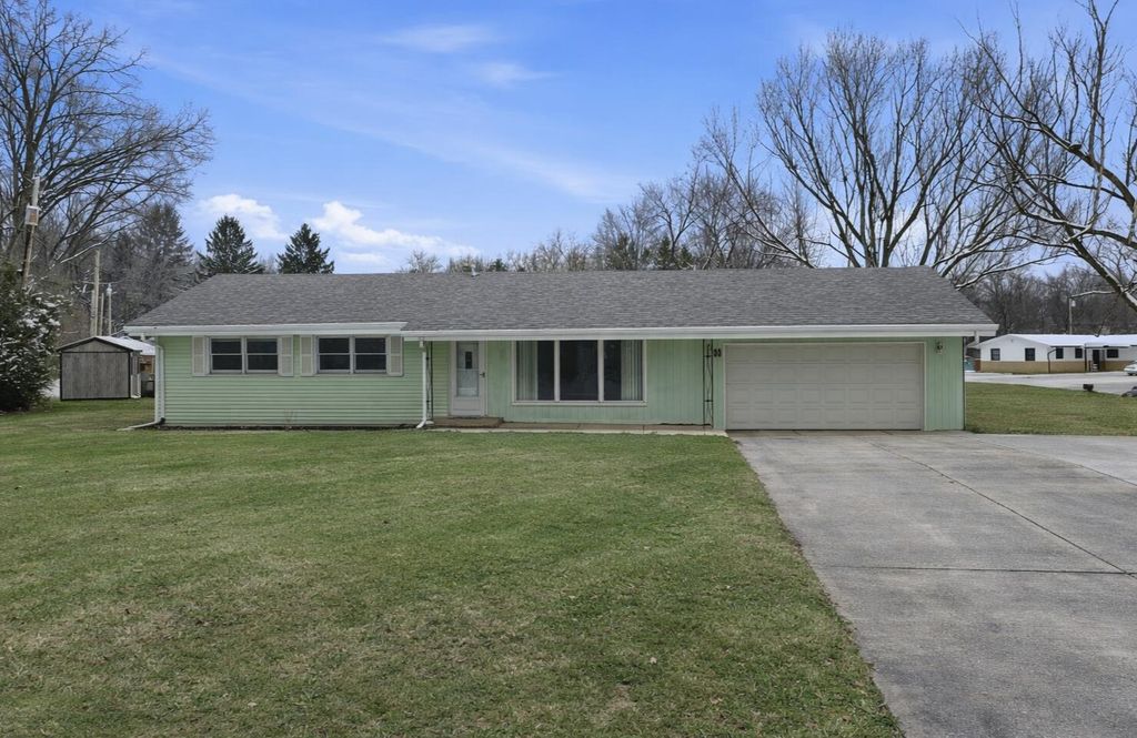 225 Dogwood Drive, Chesterton, IN 46304