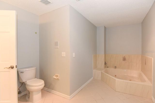 24 LAKE VISTA WAY, Ormond Beach, FL 32174