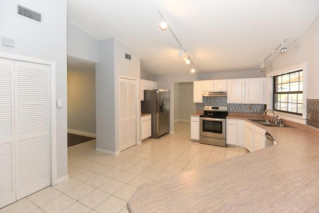 24 LAKE VISTA WAY, Ormond Beach, FL 32174