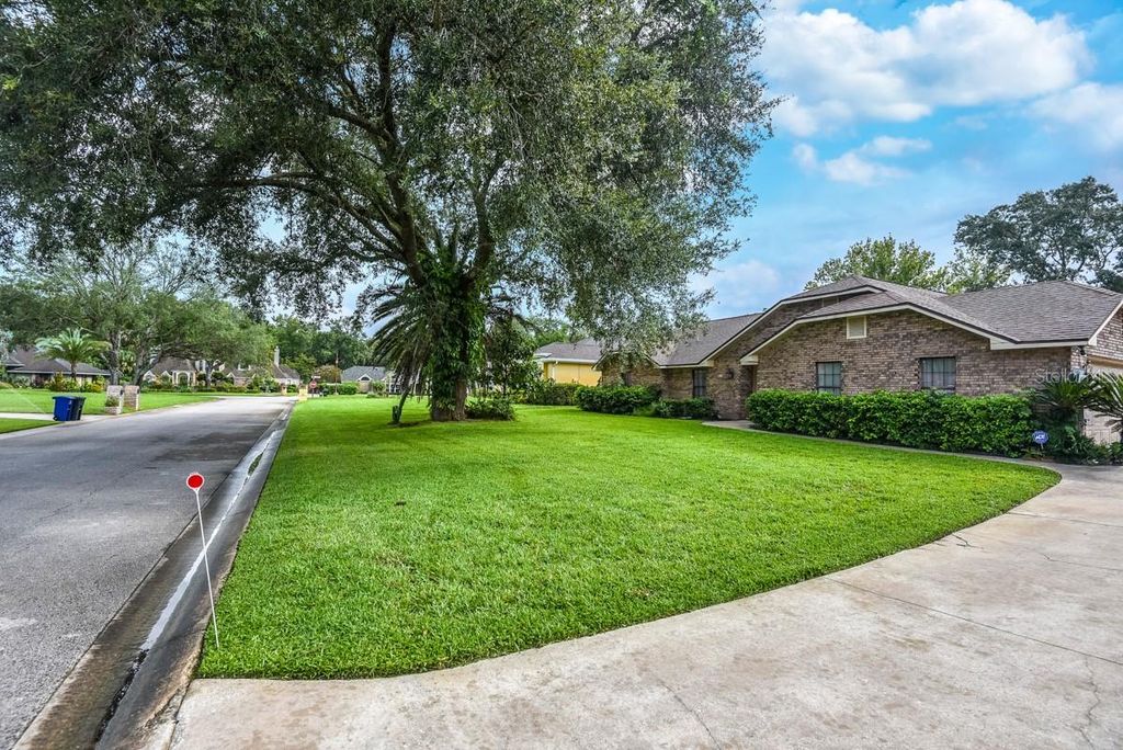 24 LAKE VISTA WAY, Ormond Beach, FL 32174