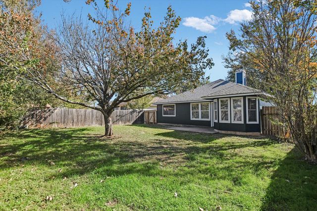 819 Sonny DR, Leander, TX 78641