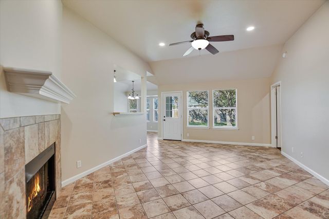 819 Sonny DR, Leander, TX 78641