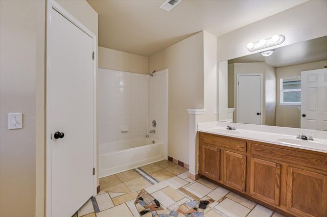 819 Sonny DR, Leander, TX 78641