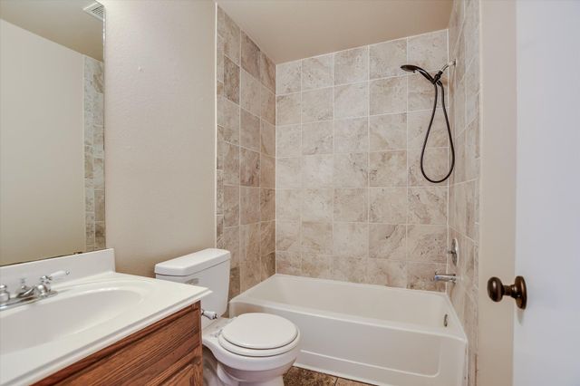 819 Sonny DR, Leander, TX 78641