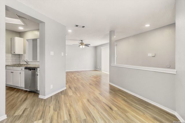 3718 CANDLEBLUFF DR, San Antonio, TX 78244
