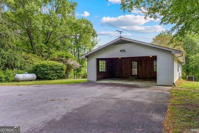 134 Old Gumlog Road, Blairsville, GA 30512