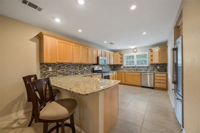 109 Castlewood Road, Enchanted Oaks, TX 75156