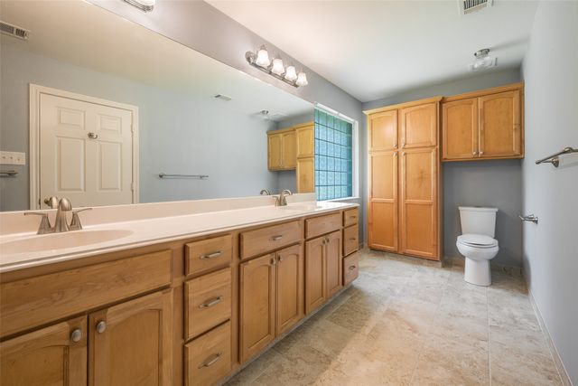 109 Castlewood Road, Enchanted Oaks, TX 75156