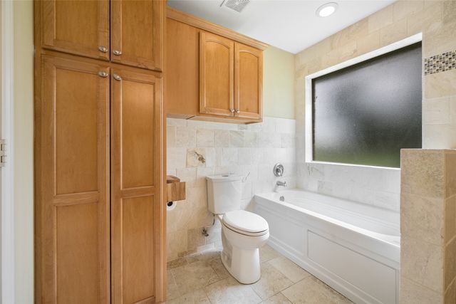 109 Castlewood Road, Enchanted Oaks, TX 75156