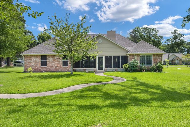 109 Castlewood Road, Enchanted Oaks, TX 75156