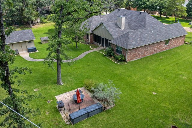 109 Castlewood Road, Enchanted Oaks, TX 75156