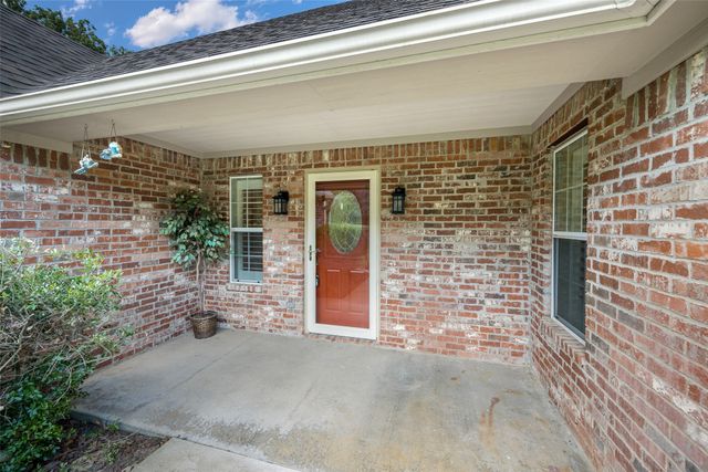 109 Castlewood Road, Enchanted Oaks, TX 75156