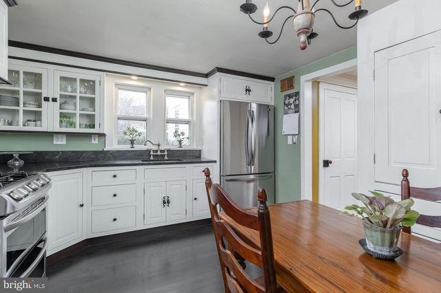 37 N MAIN ST, Mullica Hill, NJ 08062