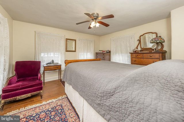 37 N MAIN ST, Mullica Hill, NJ 08062