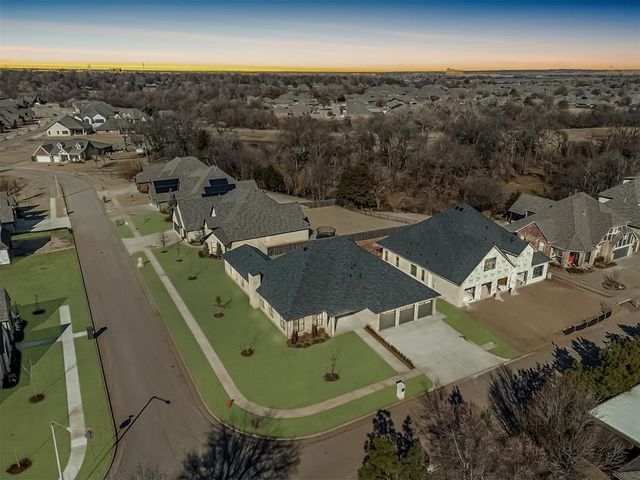 10049 SW 27th Street, Yukon, OK 73099