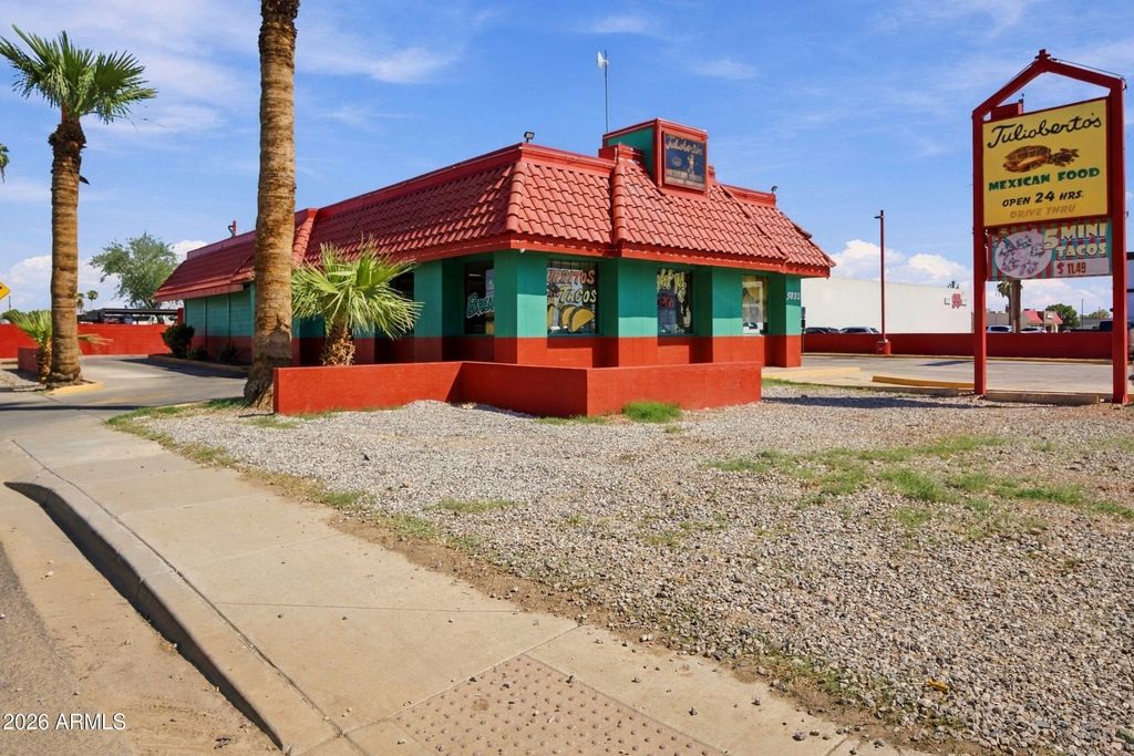 5033 N 67TH Avenue, Glendale, AZ 85301 — exterior