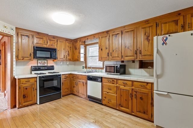 16 Rocky Lane, Medfield, MA 02052