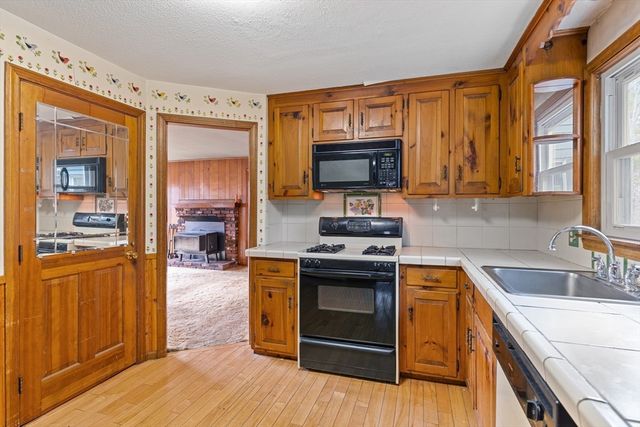 16 Rocky Lane, Medfield, MA 02052