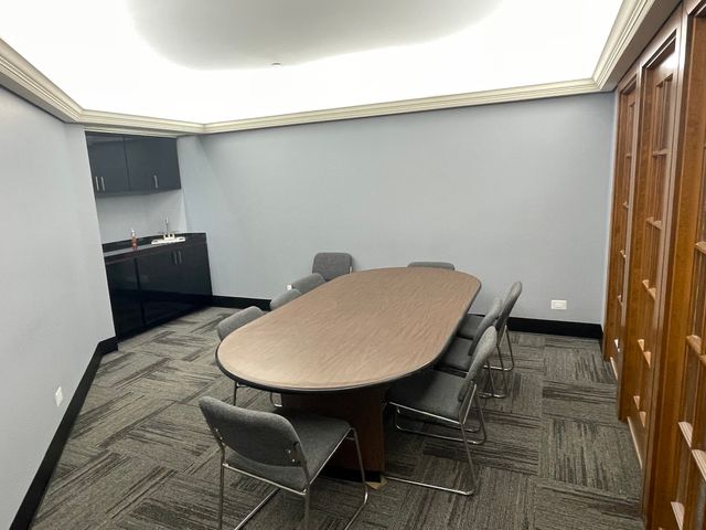 340 W Butterfield Road 4D, Elmhurst, IL 60126