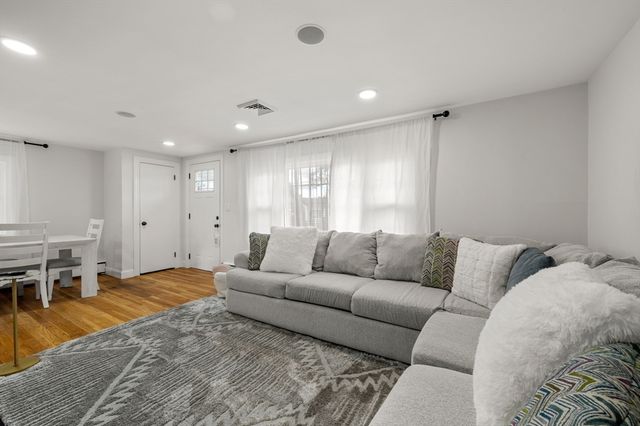 21 Hazelmoor Rd, Yarmouth, MA 02664