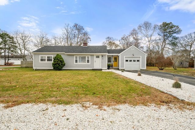 21 Hazelmoor Rd, Yarmouth, MA 02664