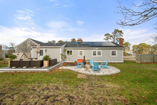 21 Hazelmoor Rd, Yarmouth, MA 02664