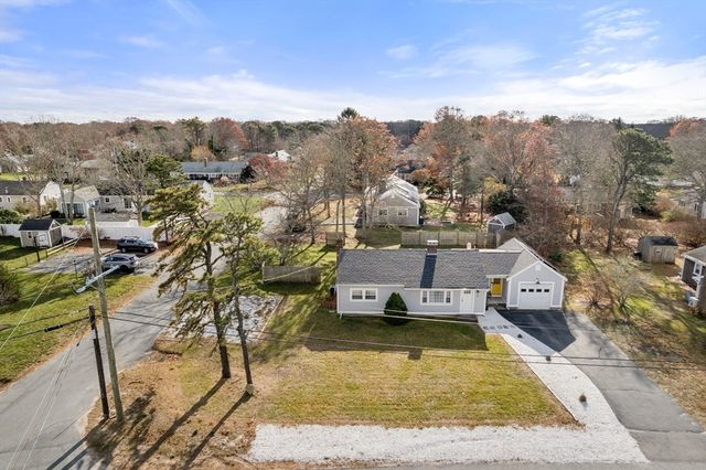 21 Hazelmoor Rd, Yarmouth, MA 02664