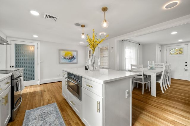 21 Hazelmoor Rd, Yarmouth, MA 02664