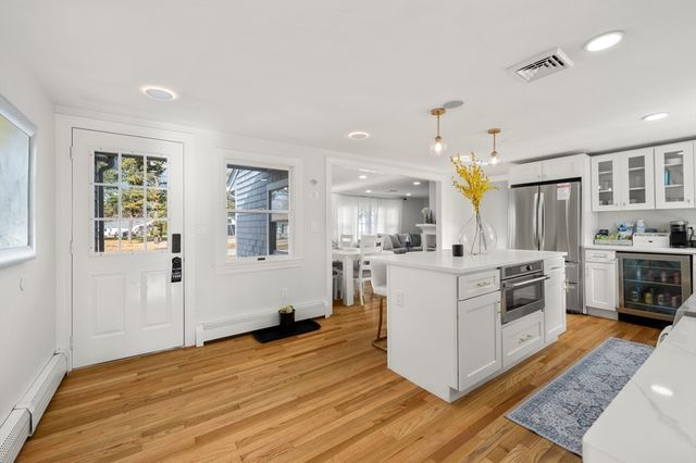 21 Hazelmoor Rd, Yarmouth, MA 02664