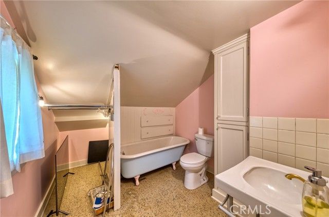 208 Highland Place, Monrovia, CA 91016