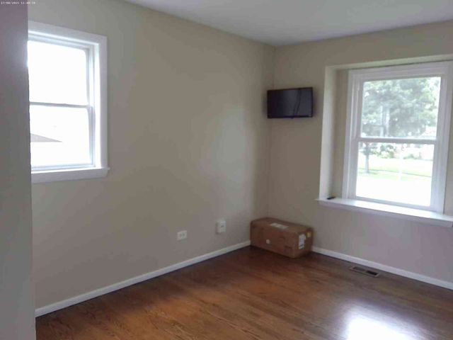 839 Bonniebrook Avenue, Mundelein, IL 60060