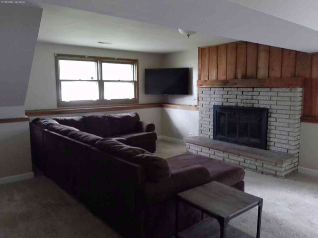 839 Bonniebrook Avenue, Mundelein, IL 60060