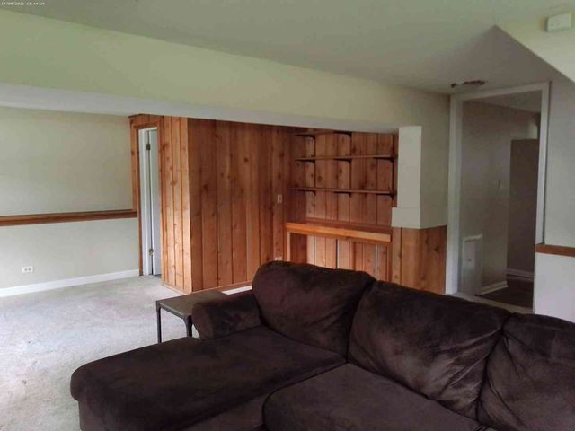 839 Bonniebrook Avenue, Mundelein, IL 60060