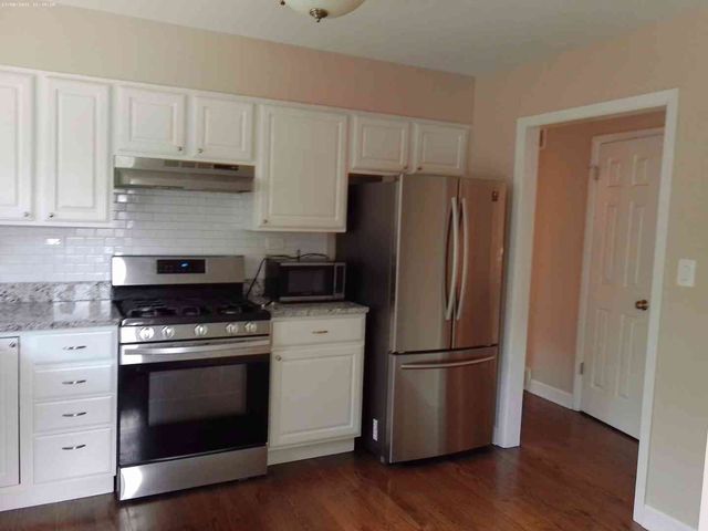 839 Bonniebrook Avenue, Mundelein, IL 60060