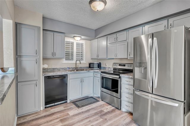 650 Tena Court, Burleson, TX 76028