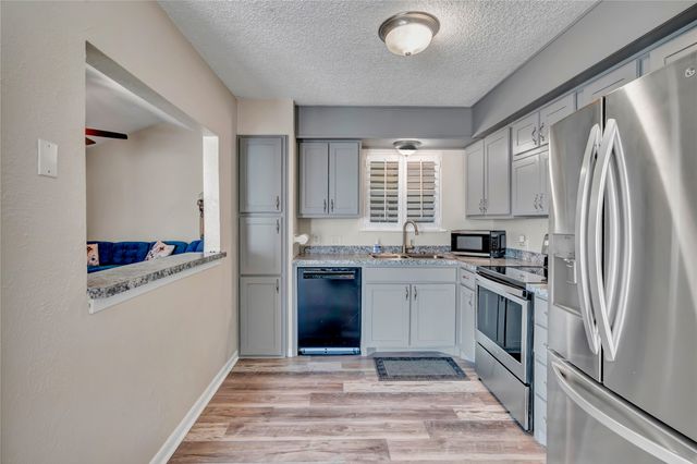 650 Tena Court, Burleson, TX 76028