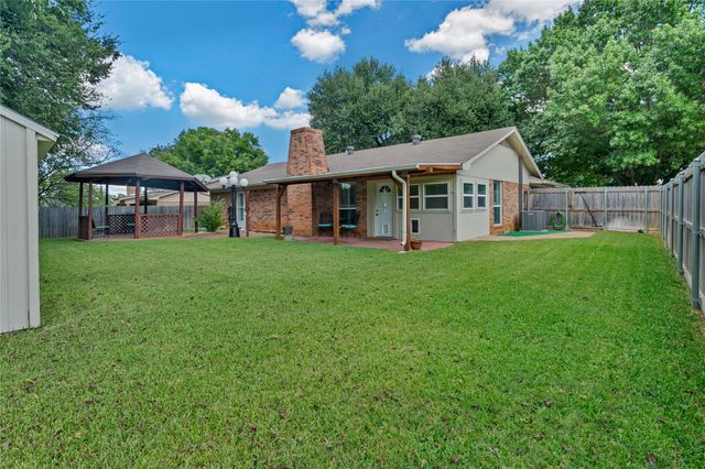 650 Tena Court, Burleson, TX 76028